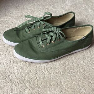 Keds Sneakers Green Women’s 9.5 Lace-Up
